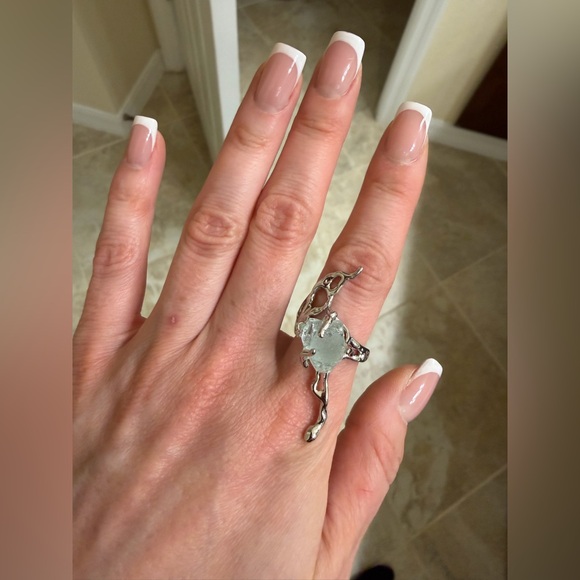 Ring - Picture 3 of 3